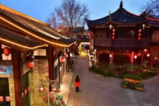 没有后挡风玻璃,1.29米的全景天幕,极星4把个性玩明白了